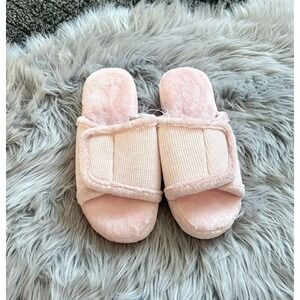 Pink Plush Womens Spa Style Slide Slippers‎ Size Medium